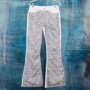 Venus Black & White Floral Embroidered Flare Leg Jeans Size 8 Hippie Boho Retro
